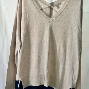 Banana Republic Light Beige V-Neck Long Sleeve Top